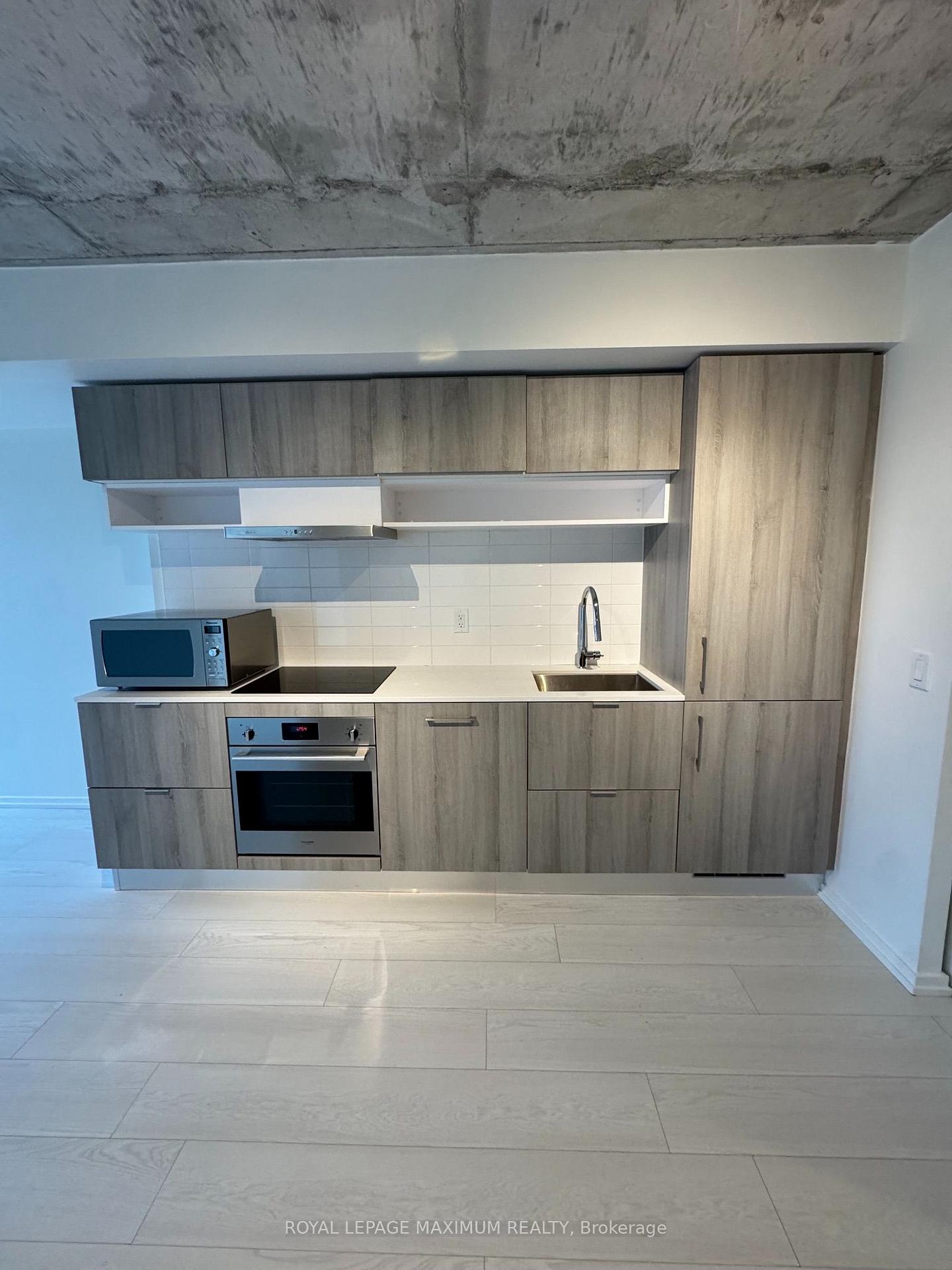 Photo 2 of Unit 21, 8 Hillsdale Avenue E, Toronto, Mount Pleasant West — HOMEH