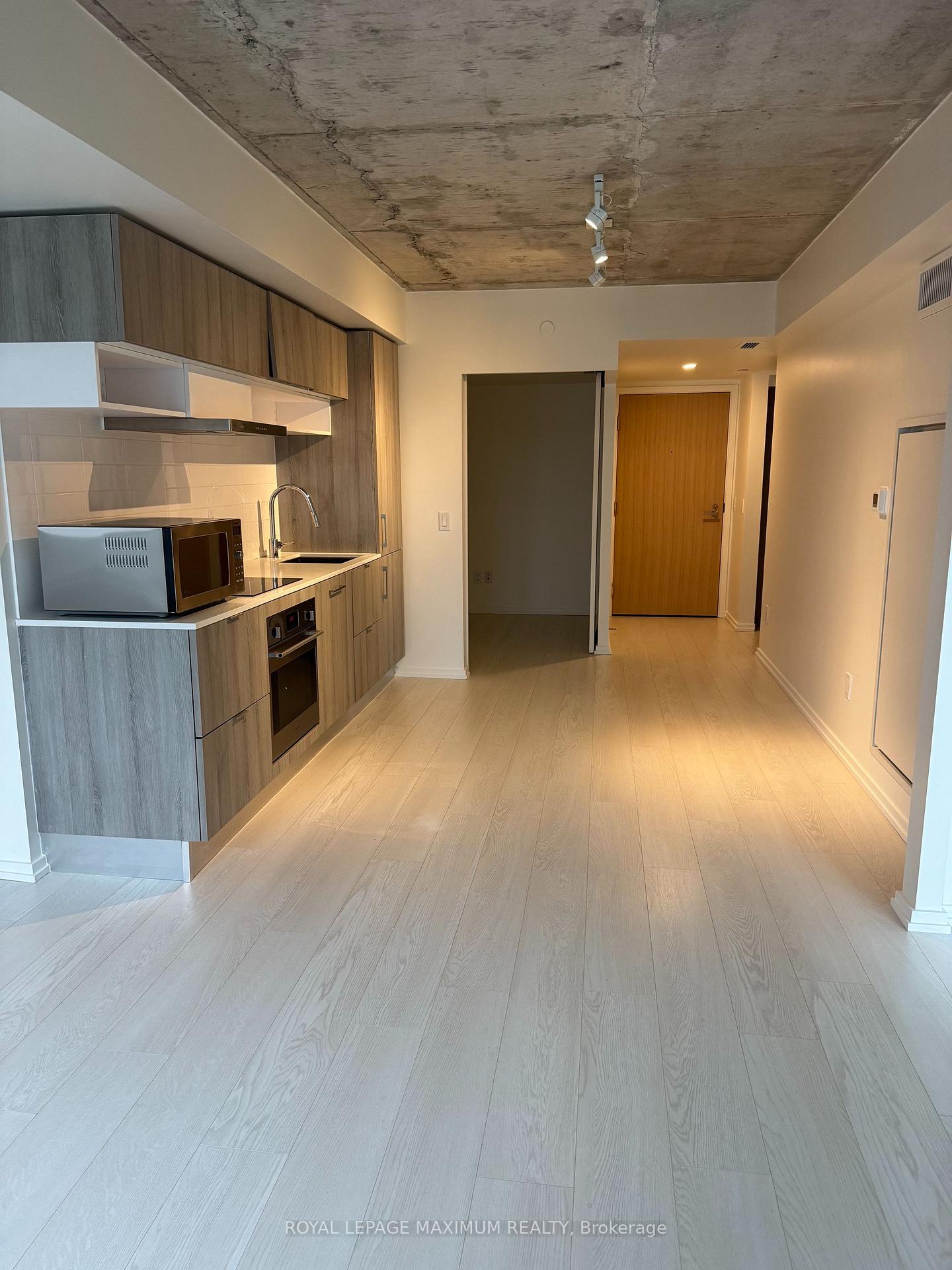 Photo 6 of Unit 21, 8 Hillsdale Avenue E, Toronto, Mount Pleasant West — HOMEH