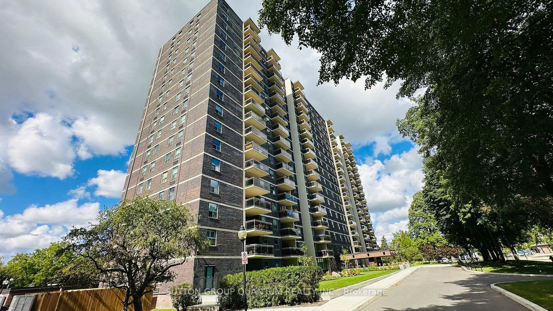 Photo of Unit 712, 966 Inverhouse Drive