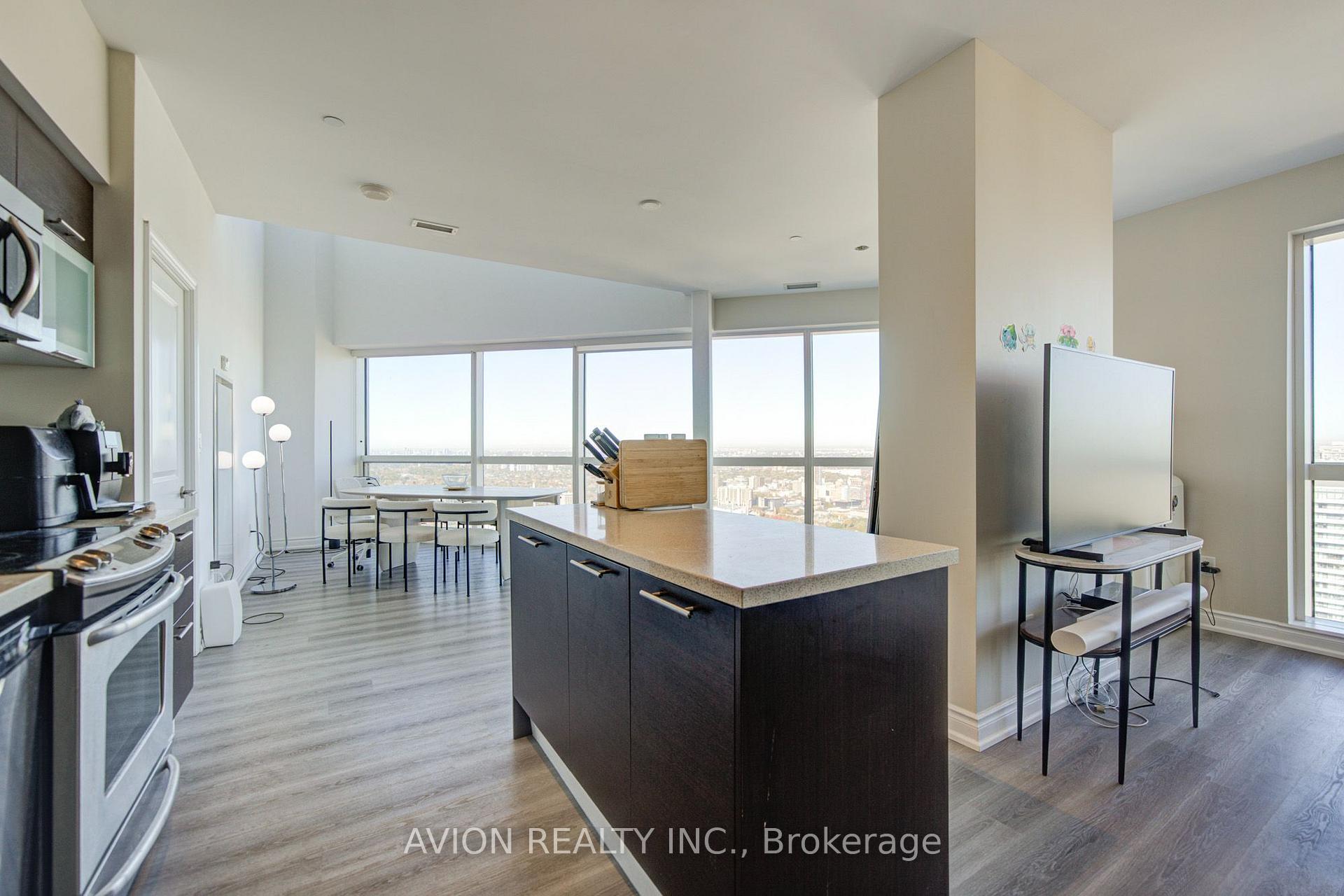 Photo 6 of Unit 5716, 386 Yonge Street, Toronto, Bay Street Corridor — HOMEH