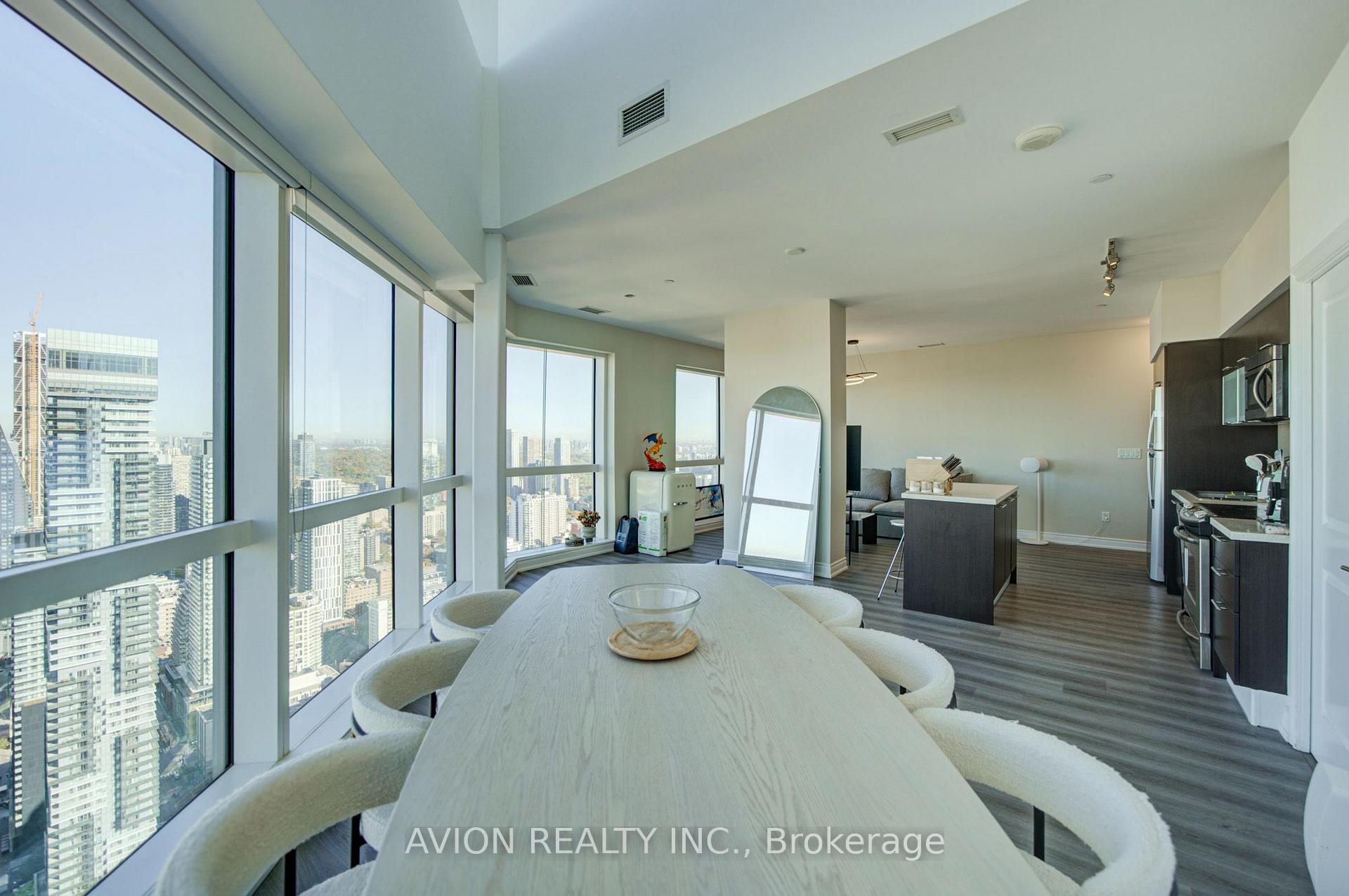 Photo 12 of Unit 5716, 386 Yonge Street, Toronto, Bay Street Corridor — HOMEH