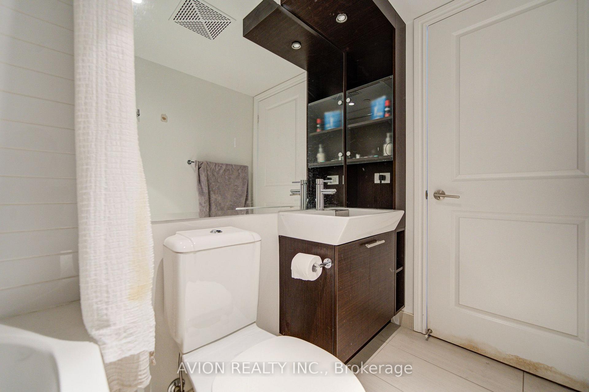 Photo 26 of Unit 5716, 386 Yonge Street, Toronto, Bay Street Corridor — HOMEH