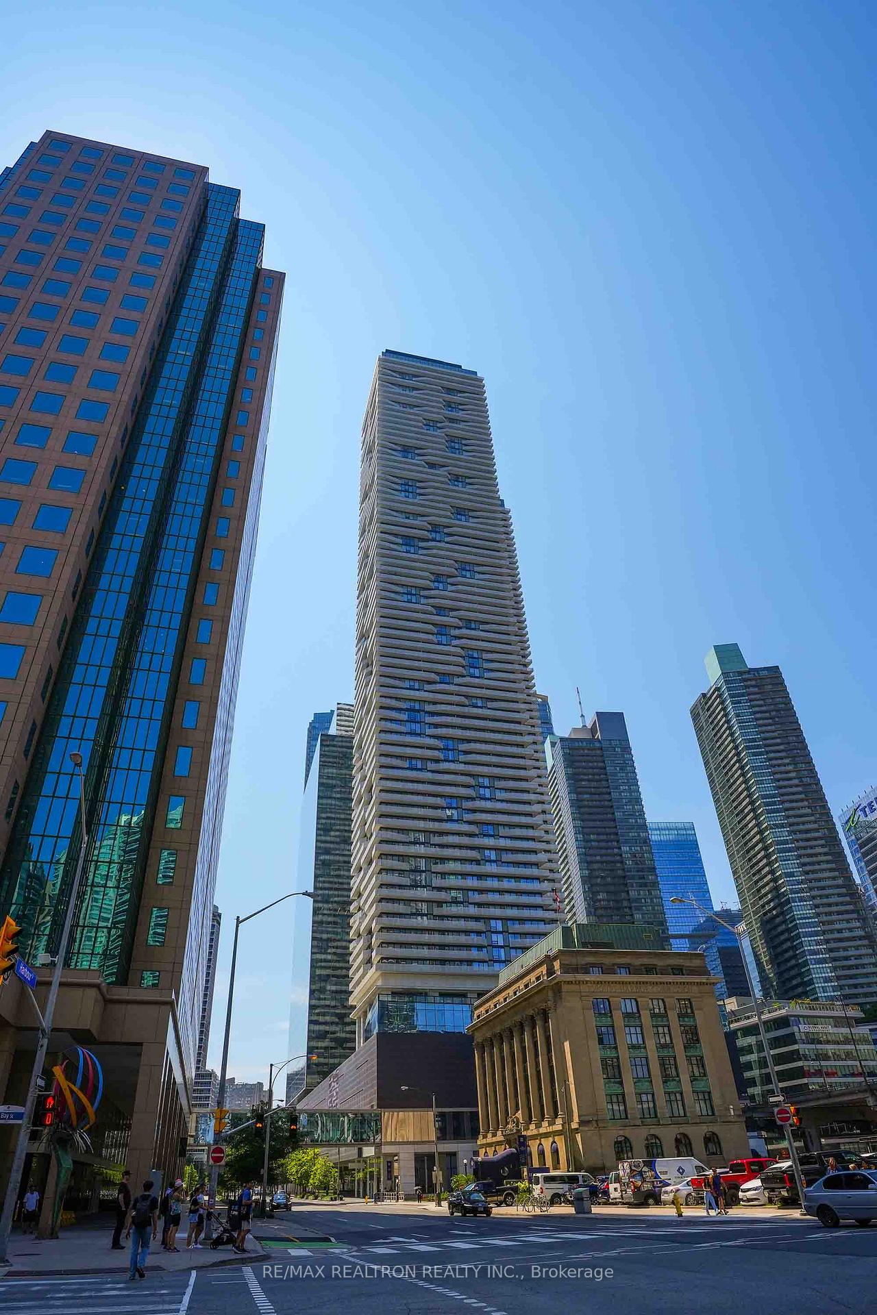 Front of Unit 4004, 88 Harbour Street