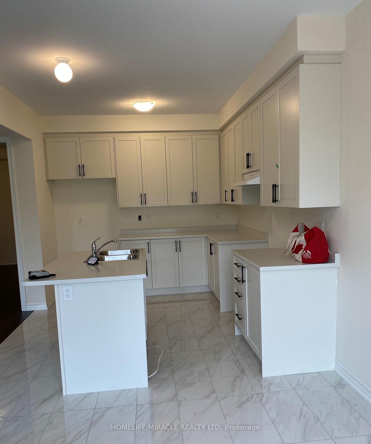 Photo 4 of 54 North Garden Boulevard, Scugog, Port Perry — HOMEH
