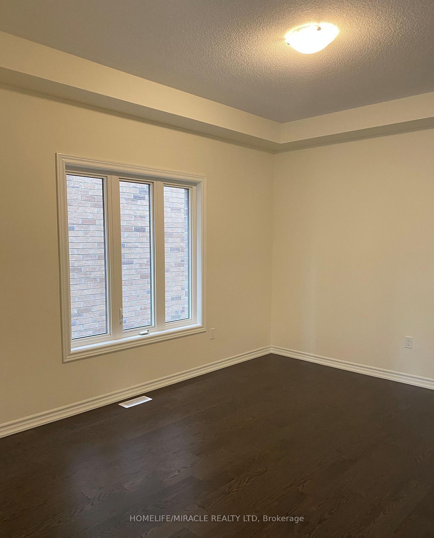 Photo 11 of 54 North Garden Boulevard, Scugog, Port Perry — HOMEH