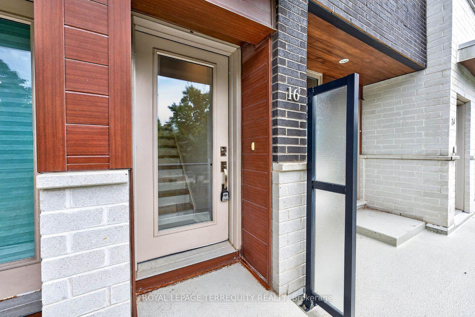 Photo 2 of Unit 16, 780 Sheppard Avenue E, North York, Bayview Village — HOMEH