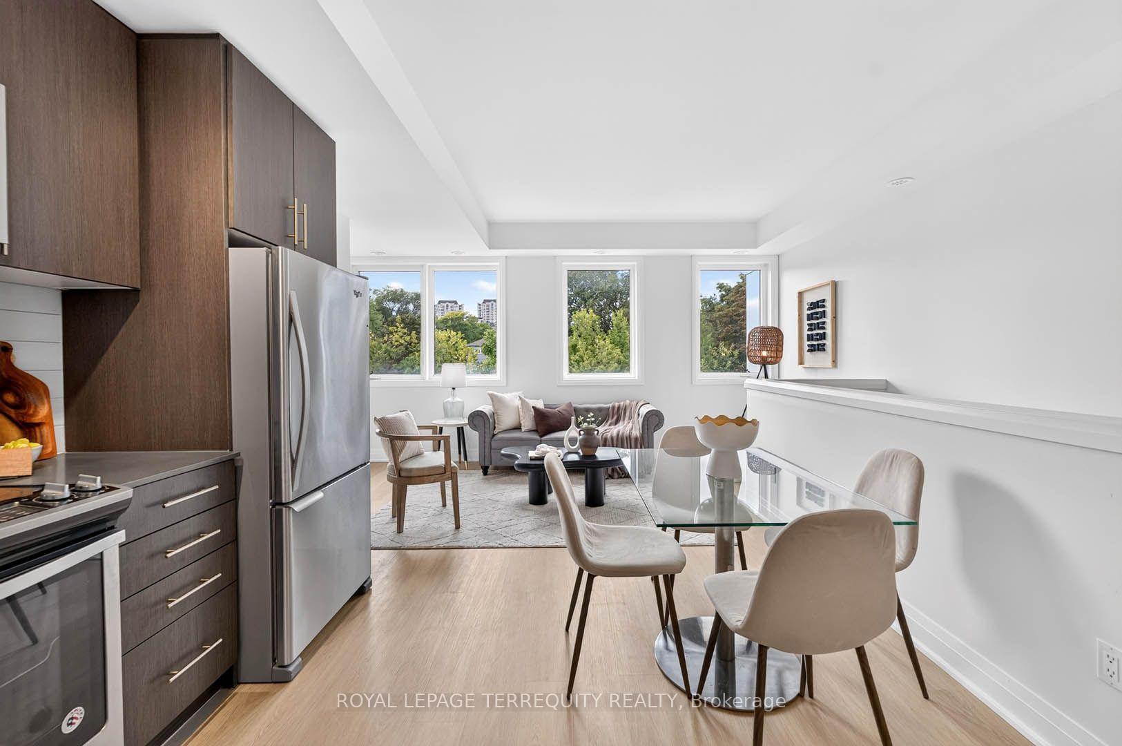 Photo 5 of Unit 16, 780 Sheppard Avenue E, North York, Bayview Village — HOMEH