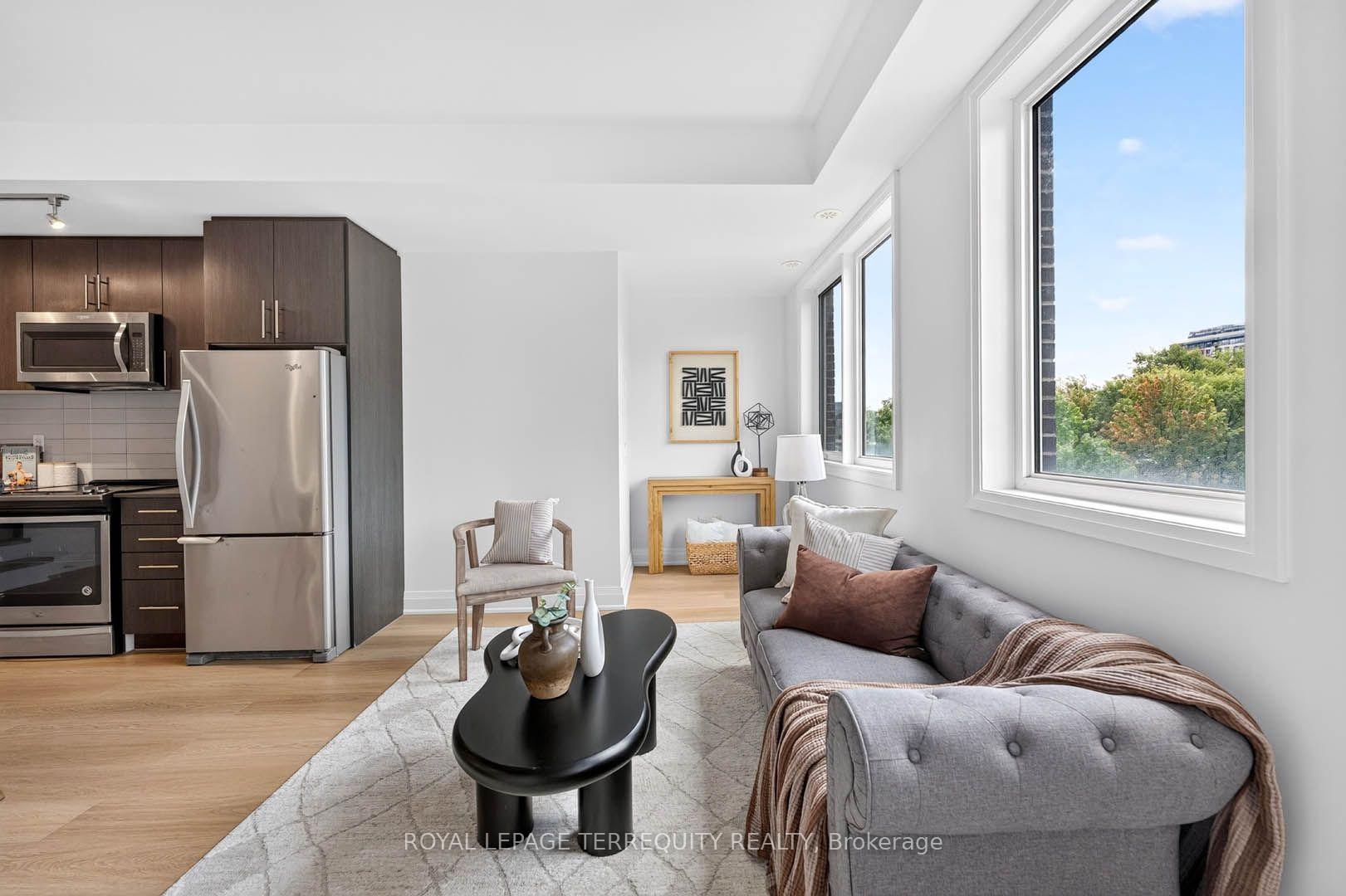 Photo 9 of Unit 16, 780 Sheppard Avenue E, North York, Bayview Village — HOMEH
