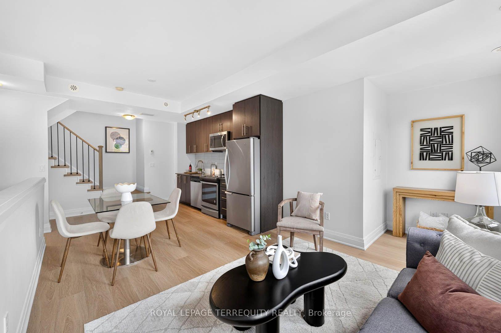 Photo 10 of Unit 16, 780 Sheppard Avenue E, North York, Bayview Village — HOMEH
