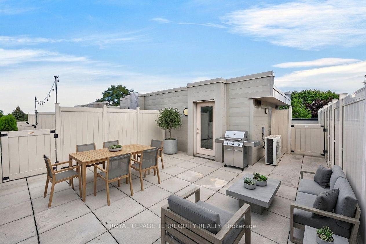 Photo 31 of Unit 16, 780 Sheppard Avenue E, North York, Bayview Village — HOMEH