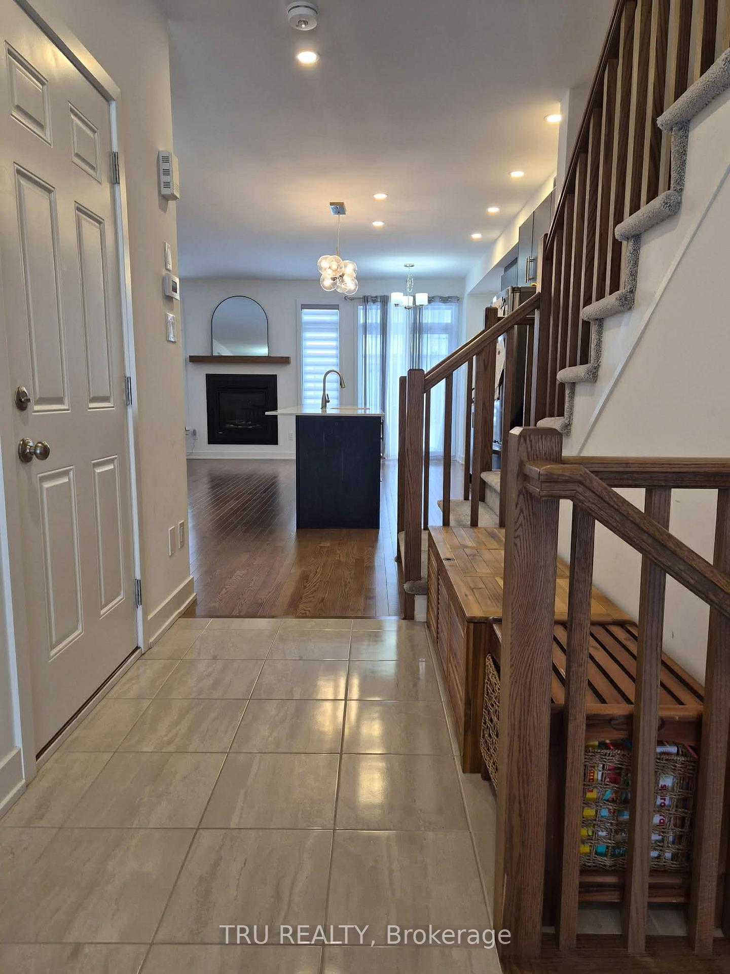 Photo 4 of 2037 Allegrini Terrace, Ottawa, Kanata - Emerald Meadows/Trailwest — HOMEH