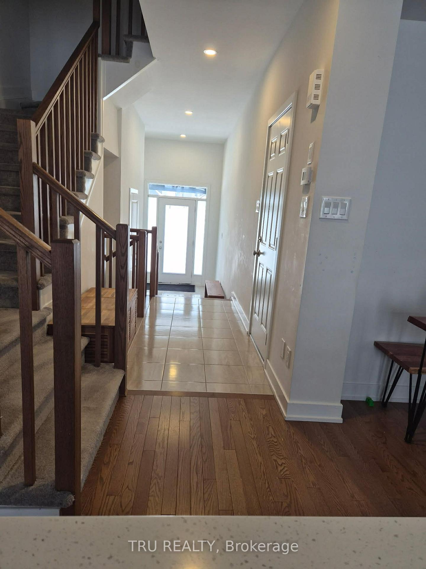 Photo 5 of 2037 Allegrini Terrace, Ottawa, Kanata - Emerald Meadows/Trailwest — HOMEH