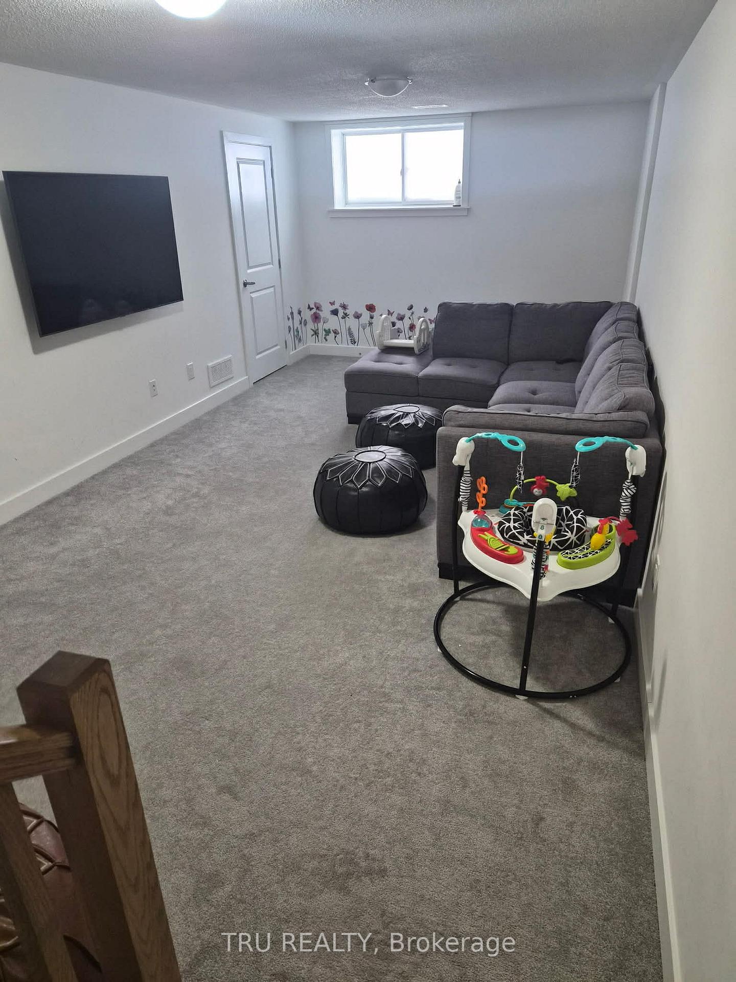Photo 16 of 2037 Allegrini Terrace, Ottawa, Kanata - Emerald Meadows/Trailwest — HOMEH