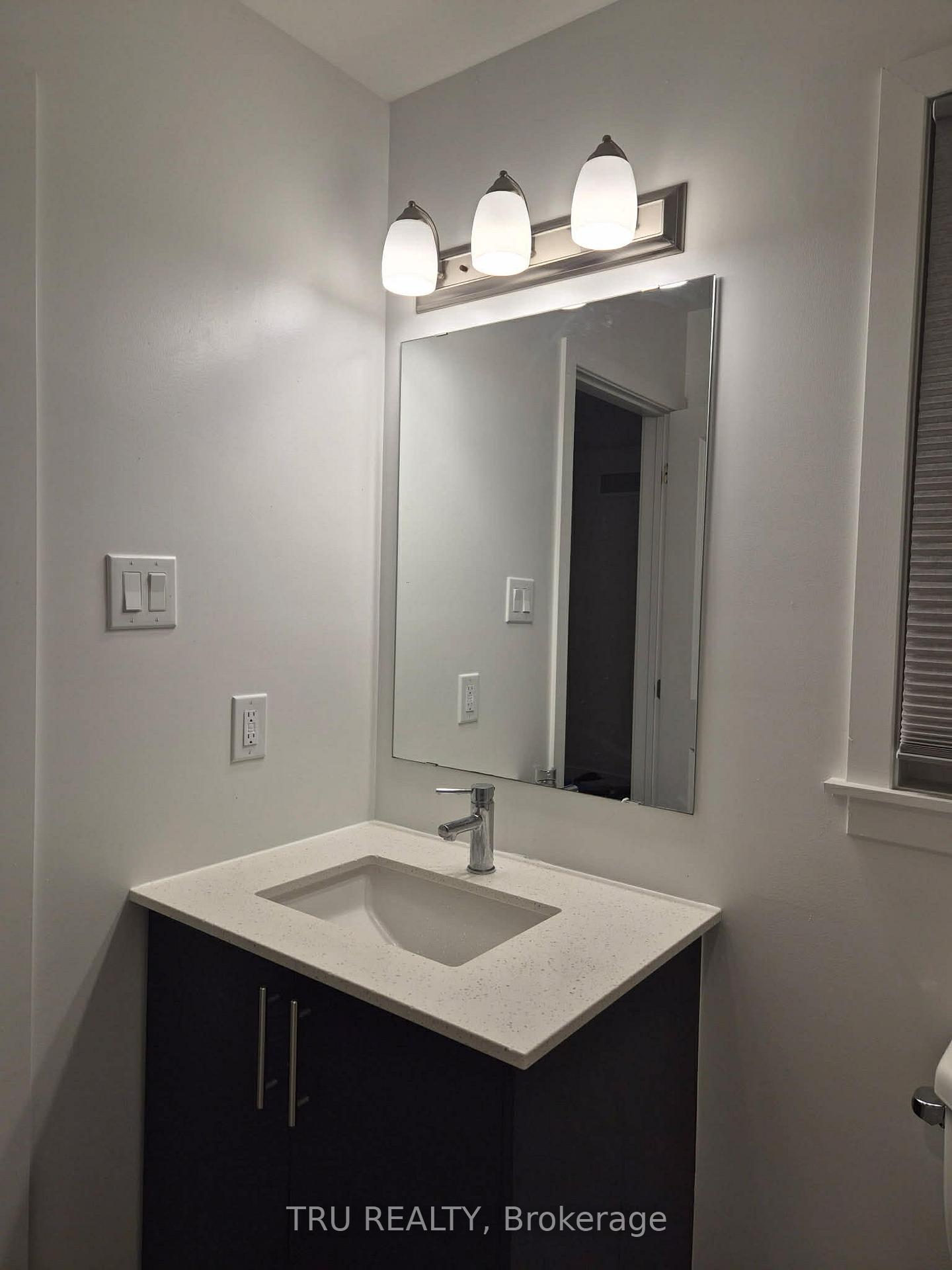 Photo 18 of 2037 Allegrini Terrace, Ottawa, Kanata - Emerald Meadows/Trailwest — HOMEH