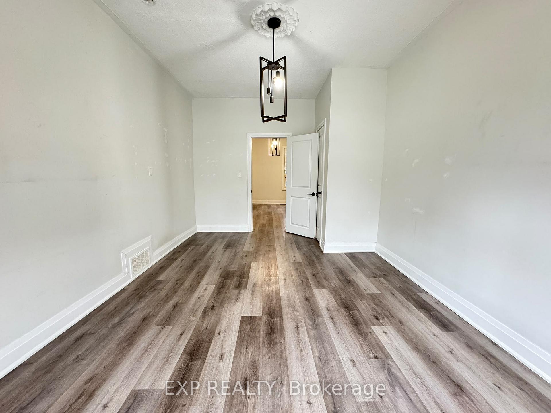 Photo 11 of 58 Arthur Avenue N, Hamilton, Gibson — HOMEH