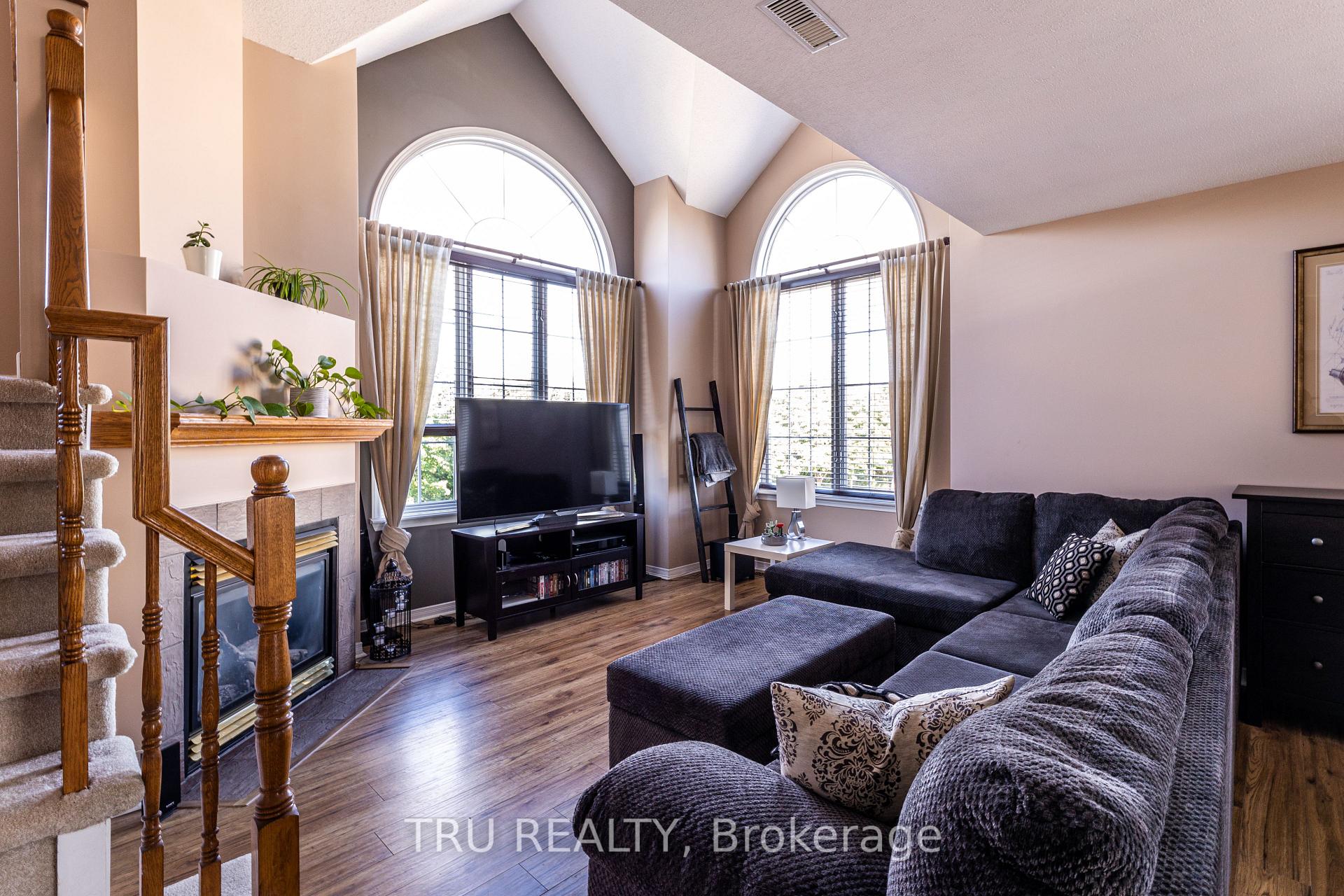 Photo 4 of 1707 Blohm Drive, Ottawa, Hunt Club Park — HOMEH