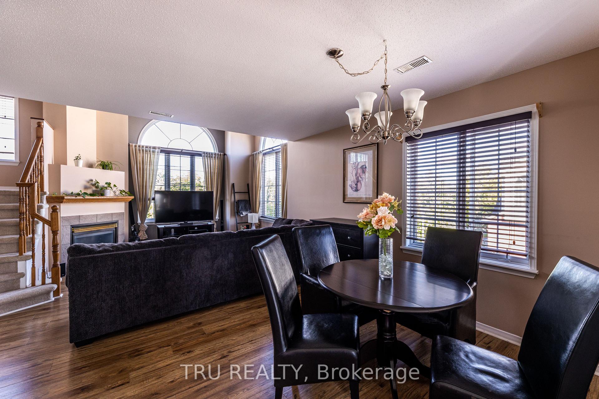 Photo 5 of 1707 Blohm Drive, Ottawa, Hunt Club Park — HOMEH