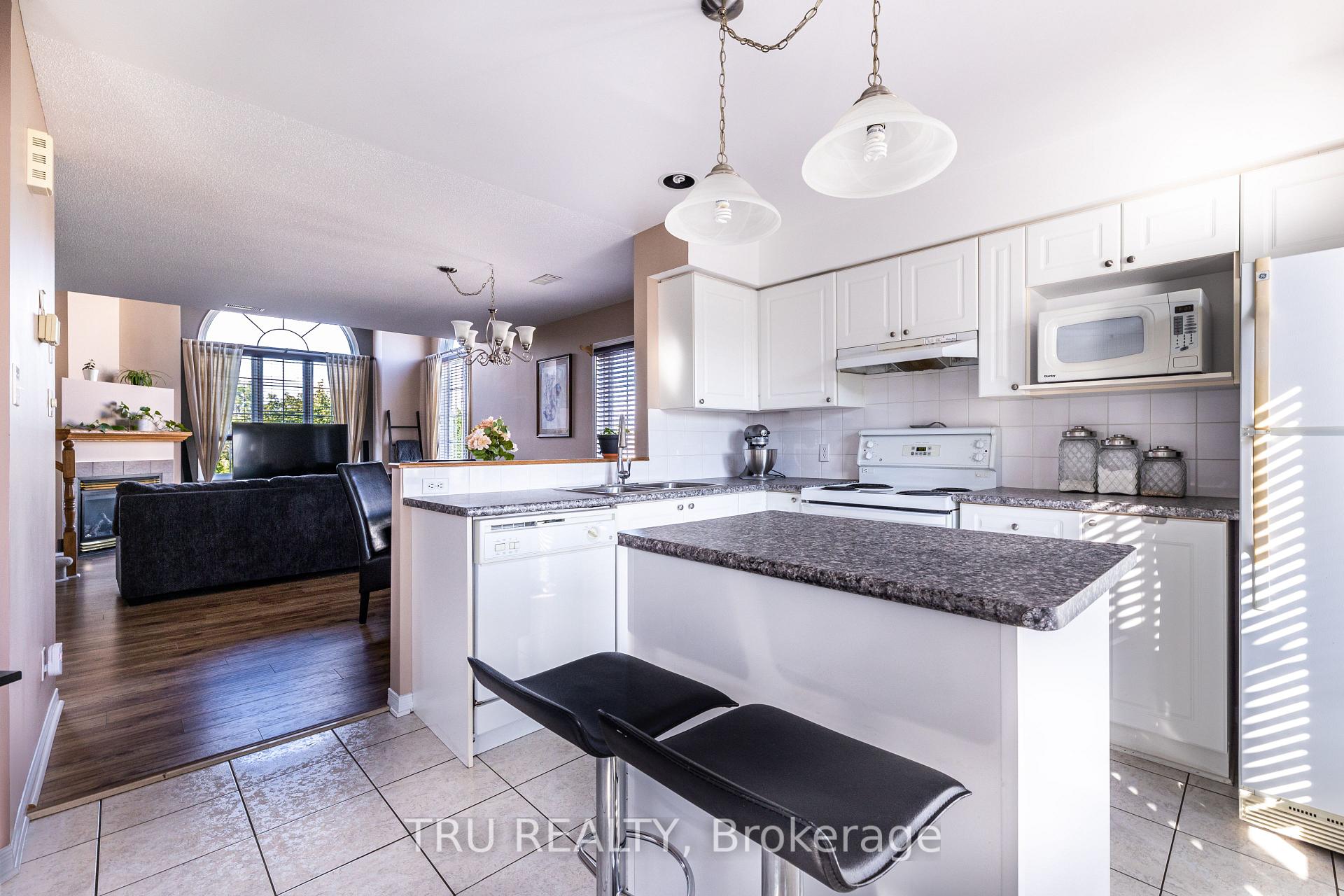 Photo 7 of 1707 Blohm Drive, Ottawa, Hunt Club Park — HOMEH
