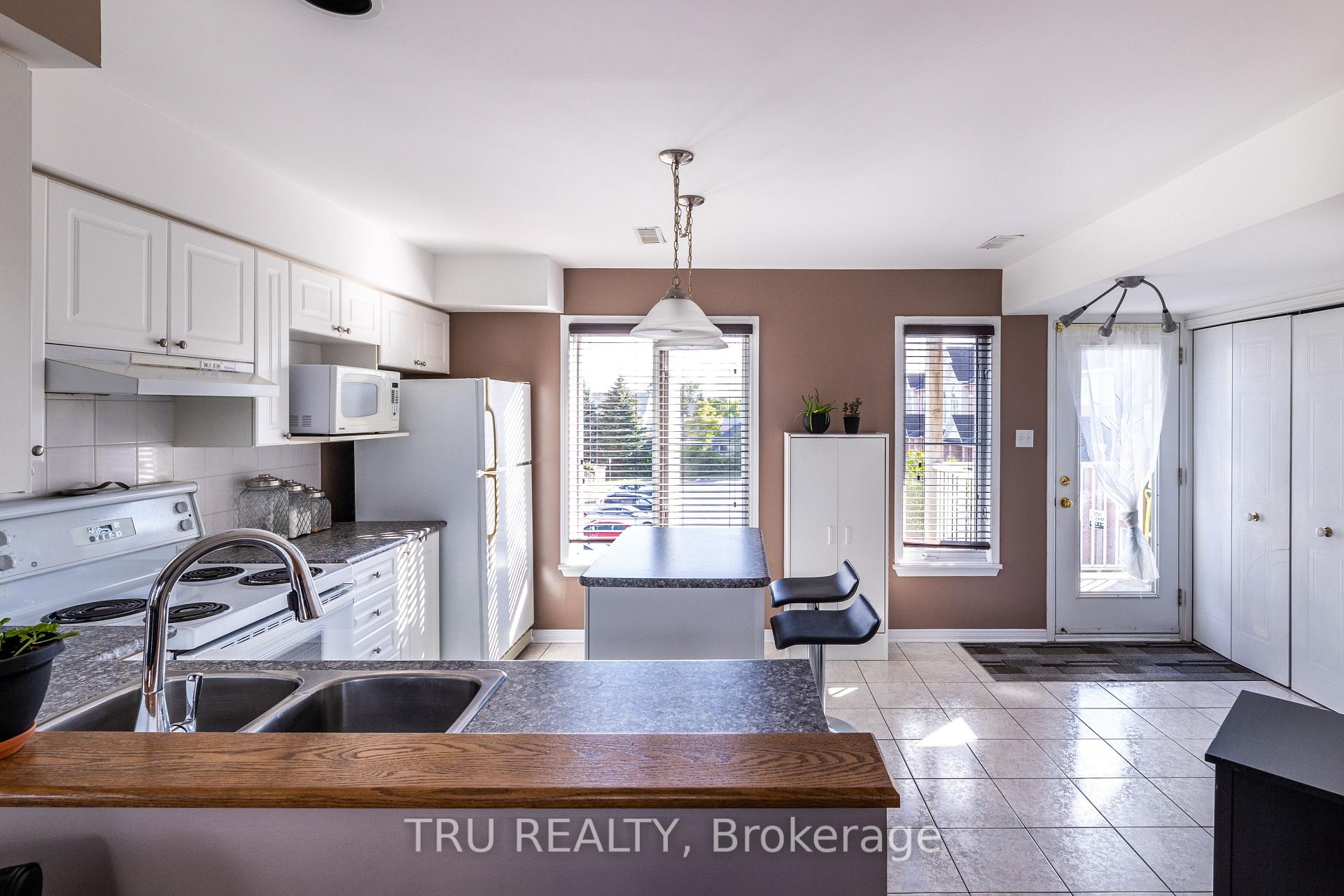 Photo 8 of 1707 Blohm Drive, Ottawa, Hunt Club Park — HOMEH