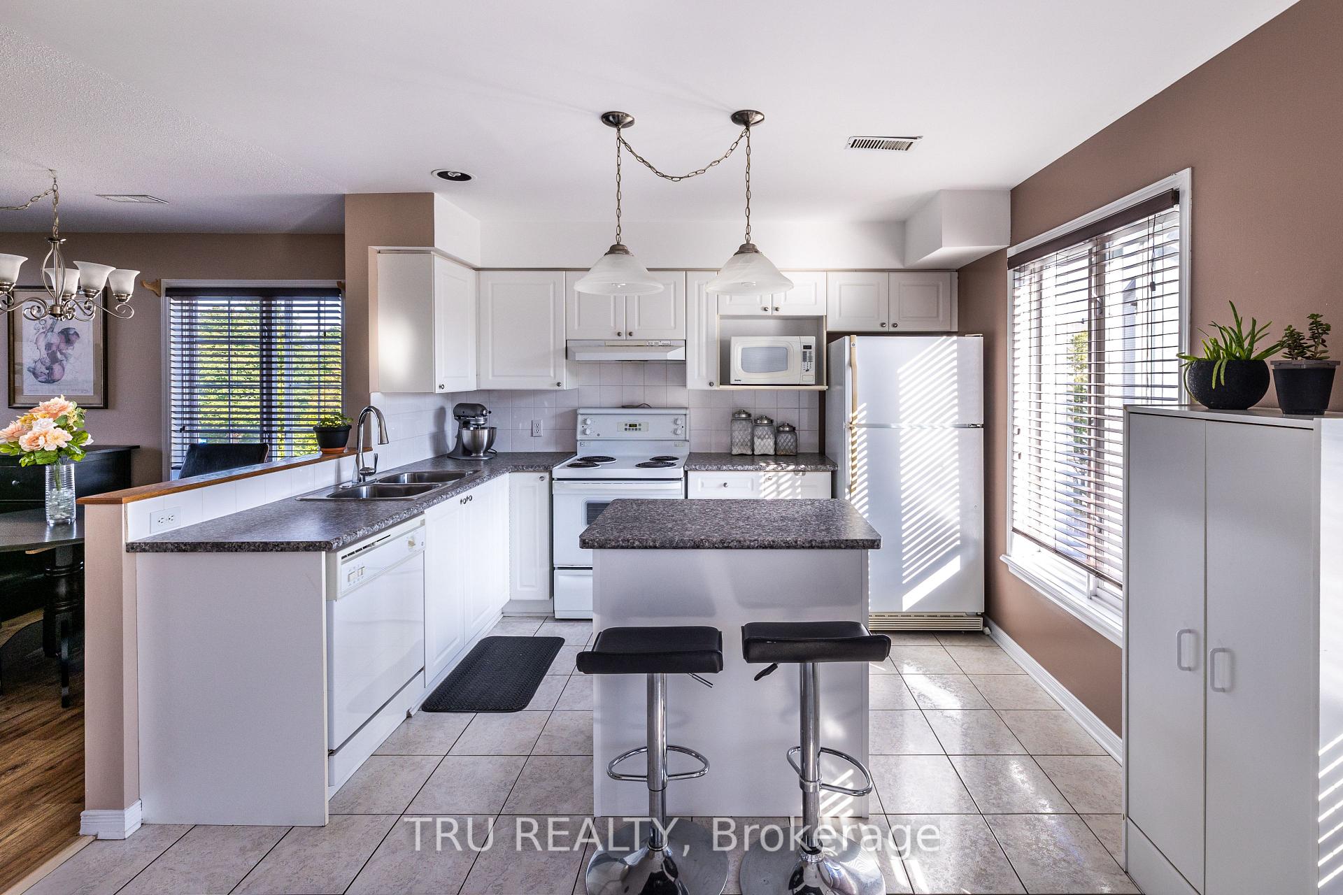 Photo 11 of 1707 Blohm Drive, Ottawa, Hunt Club Park — HOMEH