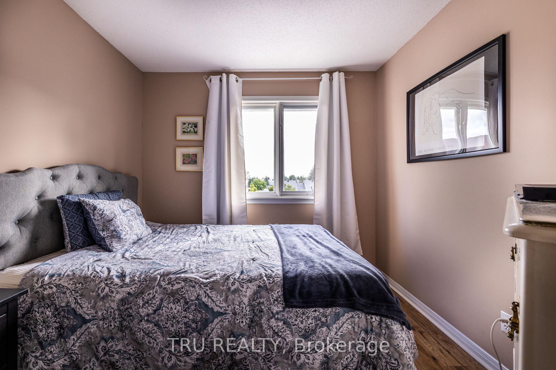 Photo 14 of 1707 Blohm Drive, Ottawa, Hunt Club Park — HOMEH