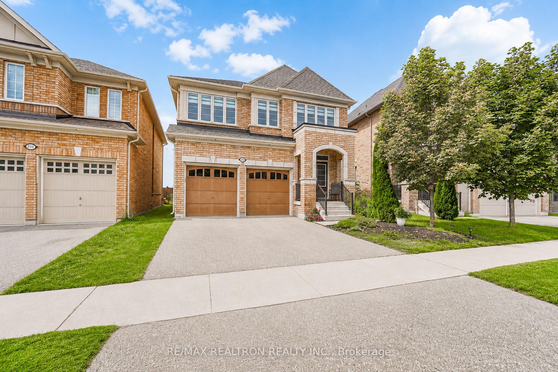 Photo 3 of 2544 Bandsman Crescent, Oshawa, Windfields — HOMEH