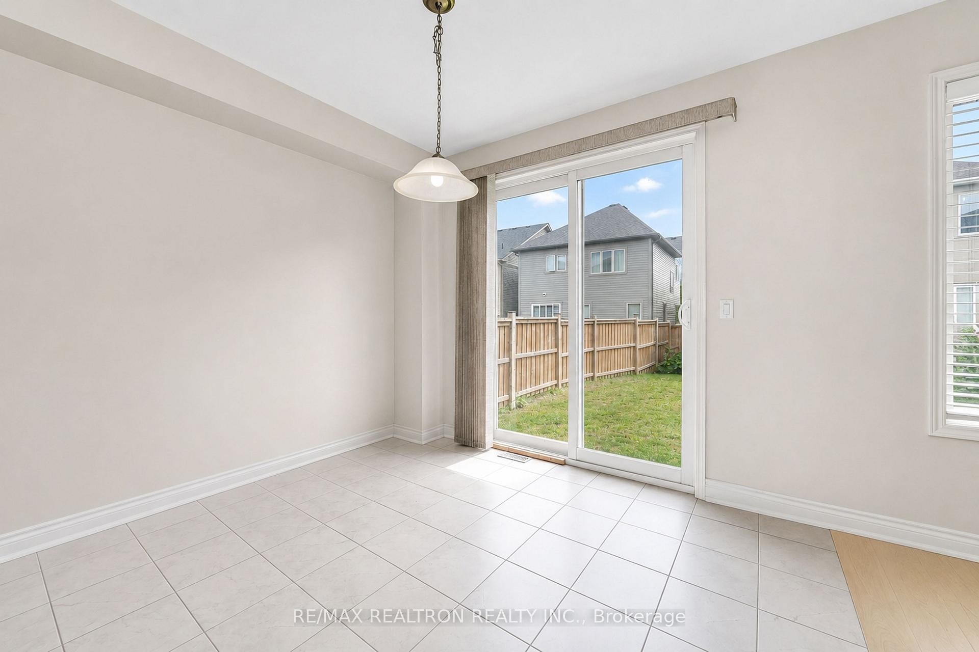 Photo 10 of 2544 Bandsman Crescent, Oshawa, Windfields — HOMEH