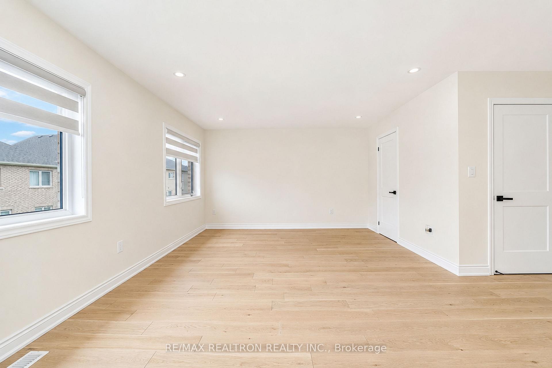 Photo 18 of 2544 Bandsman Crescent, Oshawa, Windfields — HOMEH