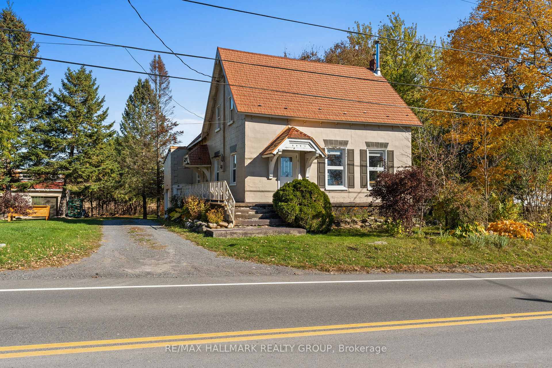 Photo 2 of 5001 Dunning Road, Ottawa, Sarsfield/Bearbrook — HOMEH