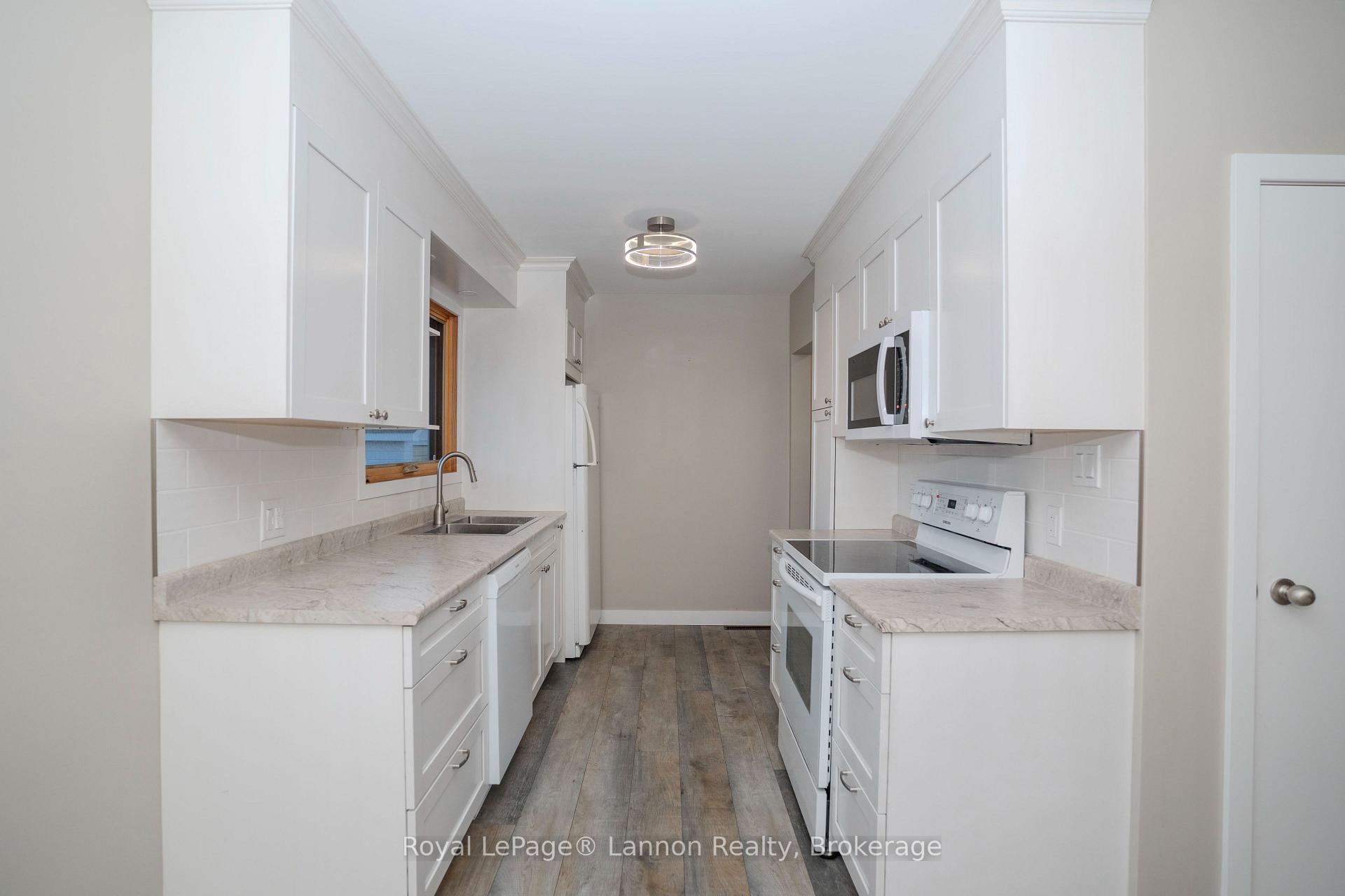 Photo 3 of 221 Balsam Street, Thunder Bay, Shuniah — HOMEH