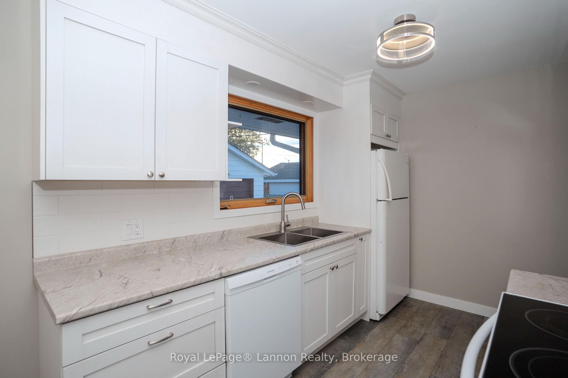 Photo 4 of 221 Balsam Street, Thunder Bay, Shuniah — HOMEH