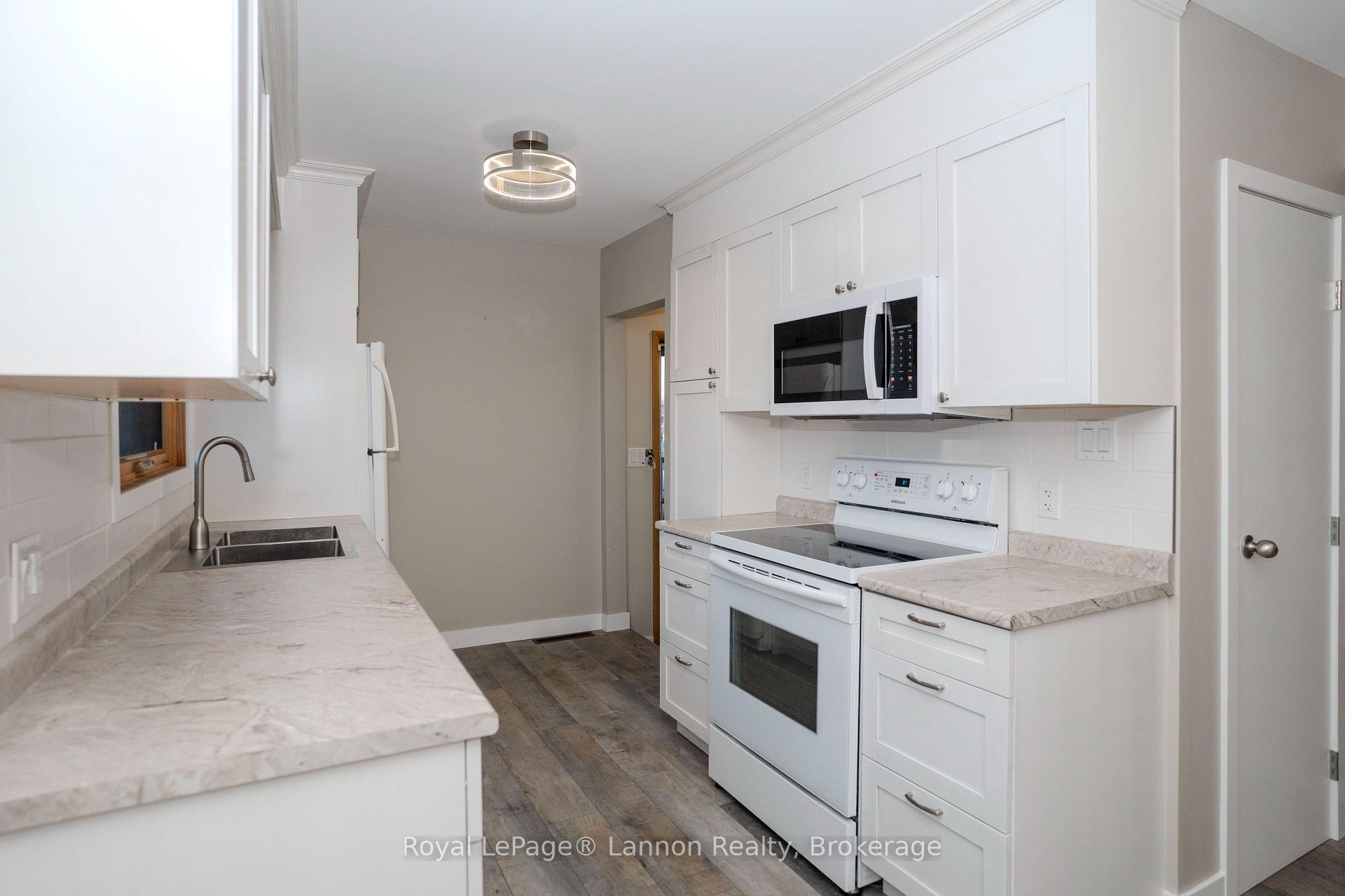 Photo 5 of 221 Balsam Street, Thunder Bay, Shuniah — HOMEH