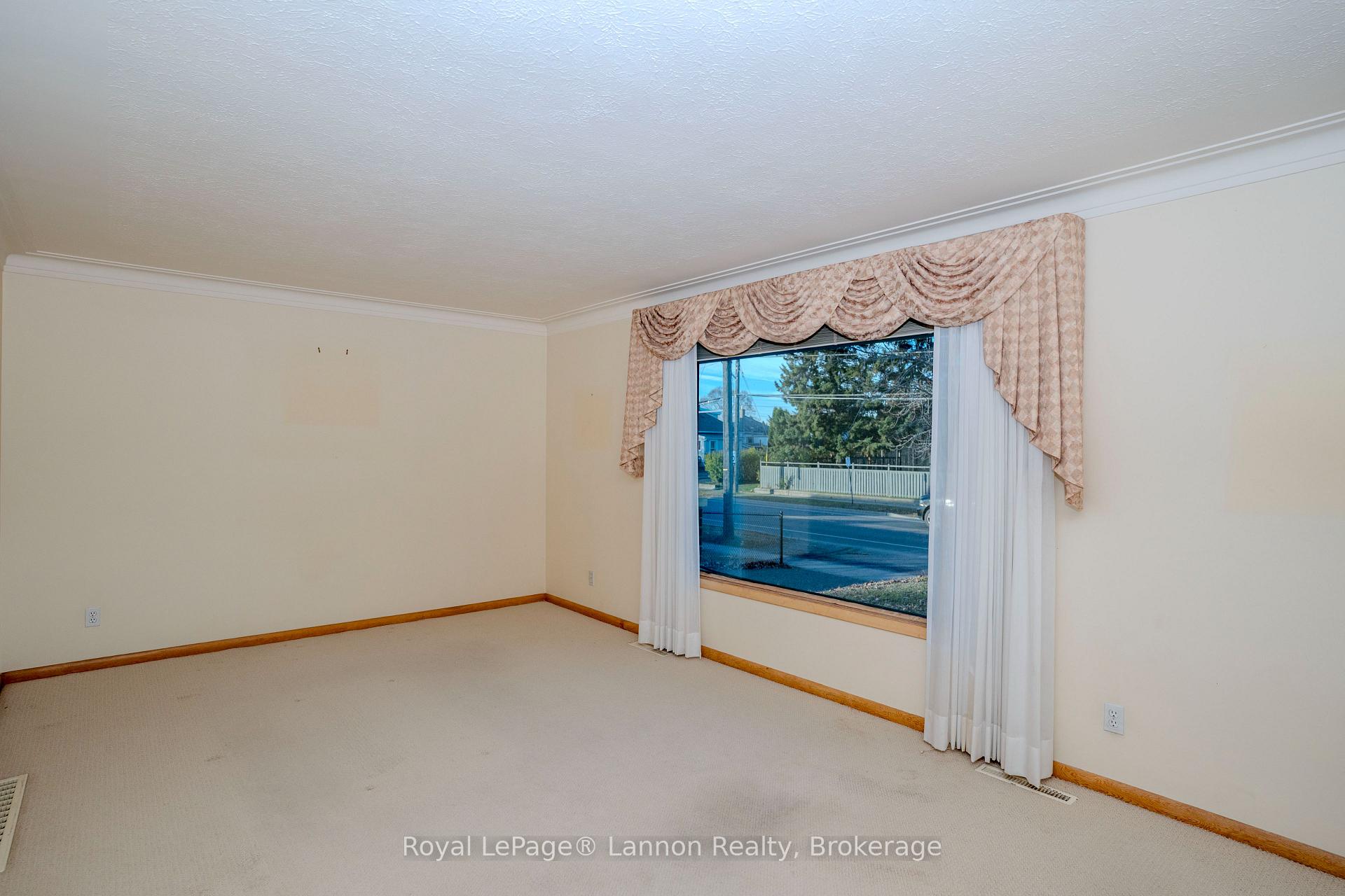 Photo 10 of 221 Balsam Street, Thunder Bay, Shuniah — HOMEH