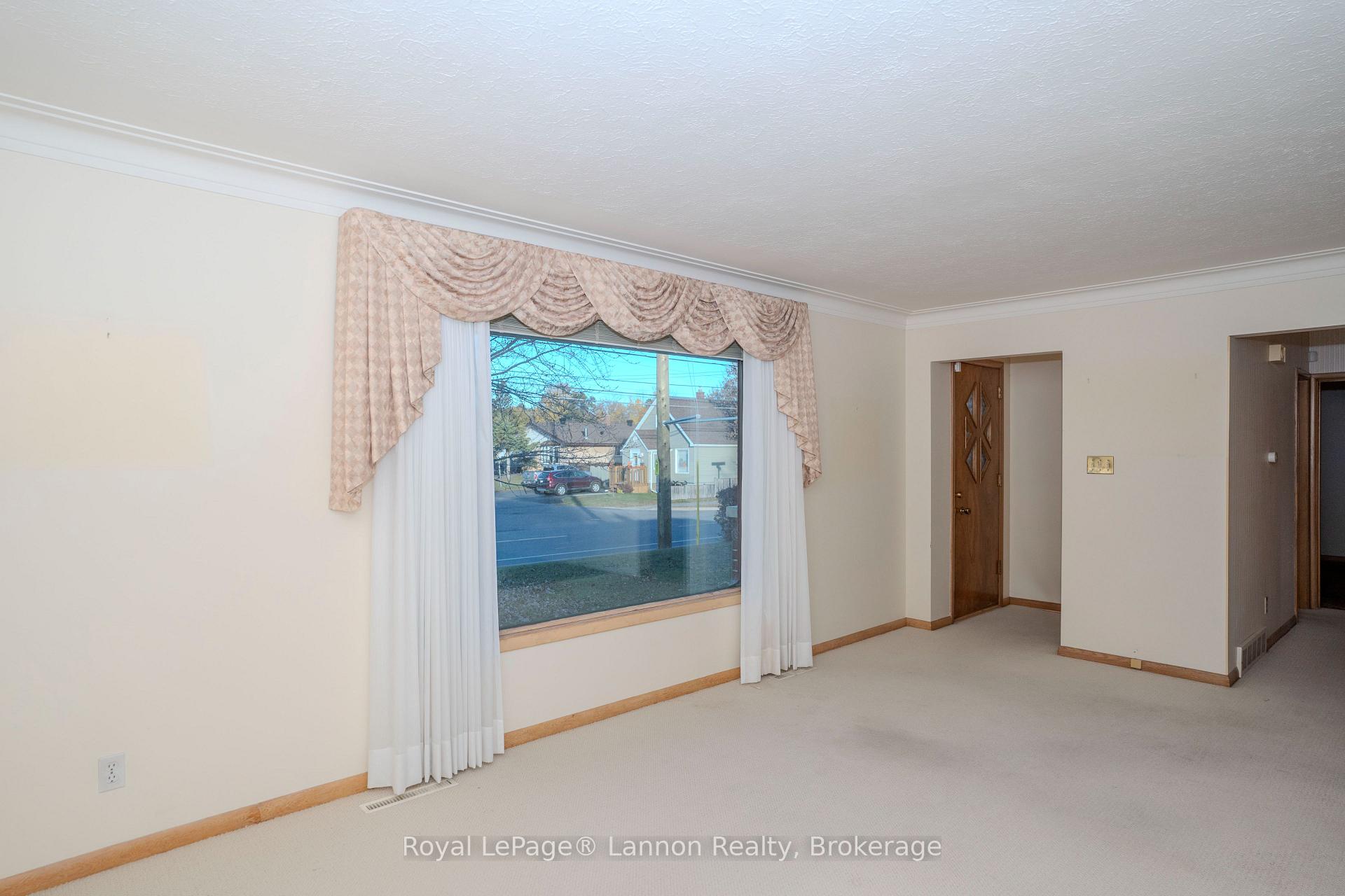 Photo 12 of 221 Balsam Street, Thunder Bay, Shuniah — HOMEH