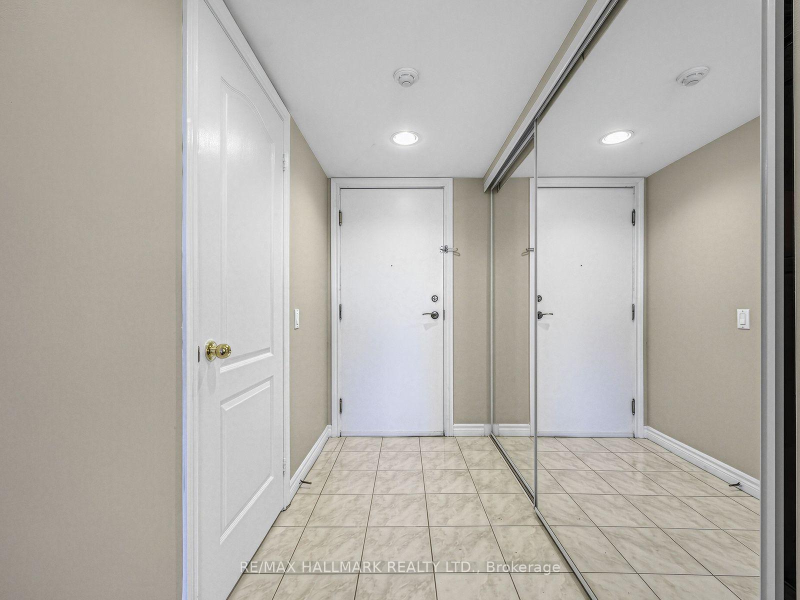 Photo 2 of Unit 401, 265 Ridley Boulevard, Toronto, Bedford Park-Nortown — HOMEH