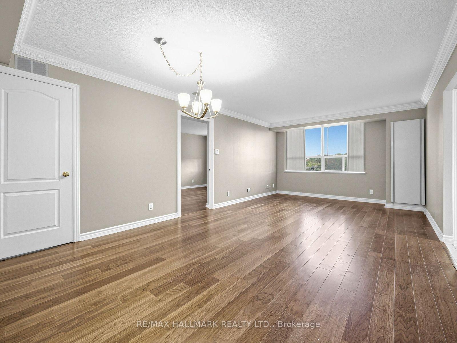 Photo 3 of Unit 401, 265 Ridley Boulevard, Toronto, Bedford Park-Nortown — HOMEH