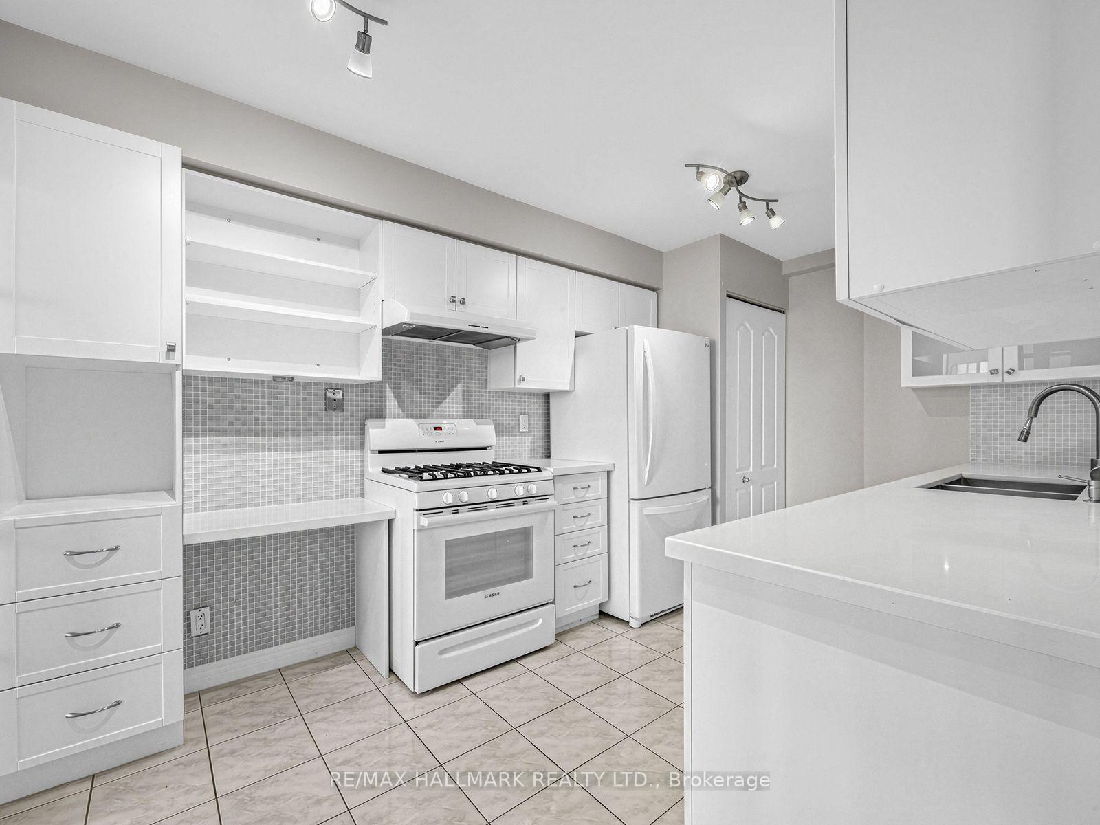 Photo 16 of Unit 401, 265 Ridley Boulevard, Toronto, Bedford Park-Nortown — HOMEH