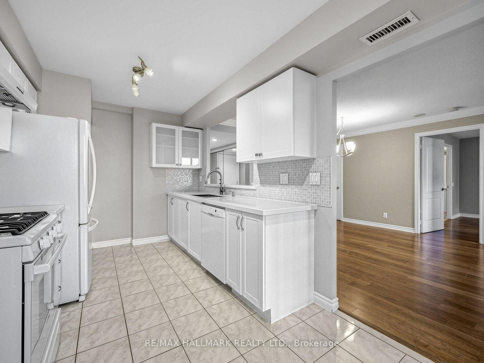 Photo 18 of Unit 401, 265 Ridley Boulevard, Toronto, Bedford Park-Nortown — HOMEH