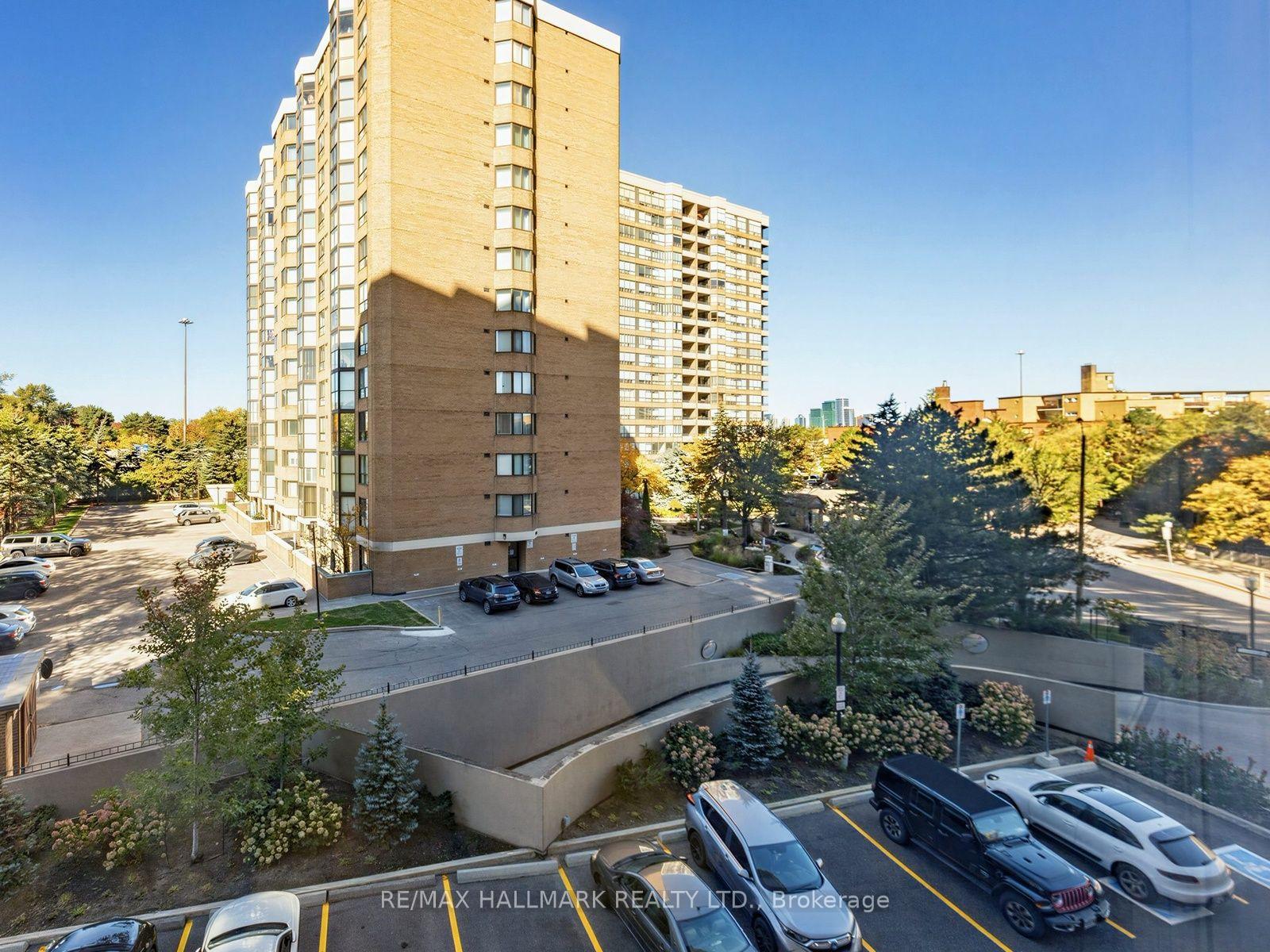 Photo 33 of Unit 401, 265 Ridley Boulevard, Toronto, Bedford Park-Nortown — HOMEH