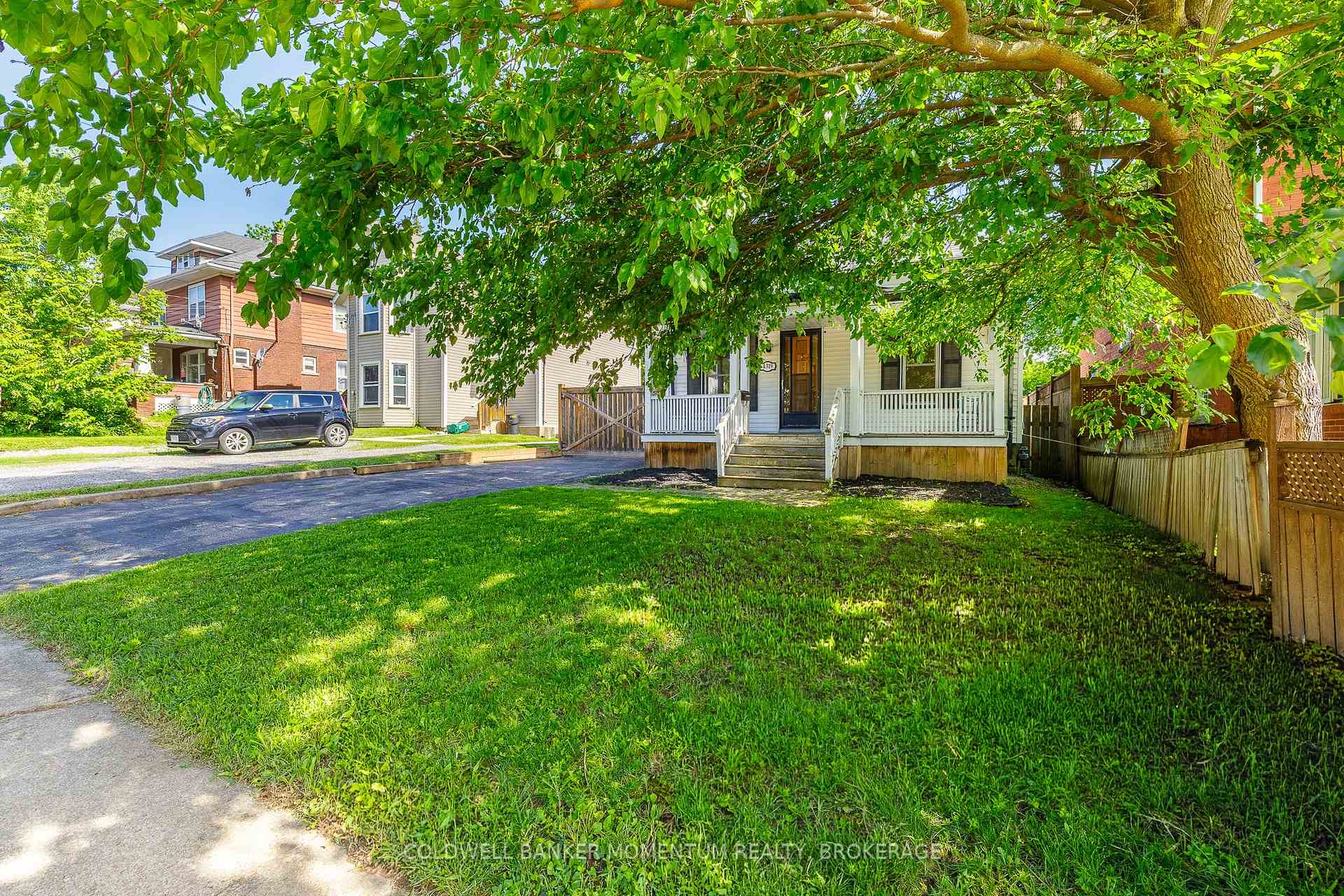 Photo 3 of 4319 Seneca Street, Niagara Falls, Downtown — HOMEH