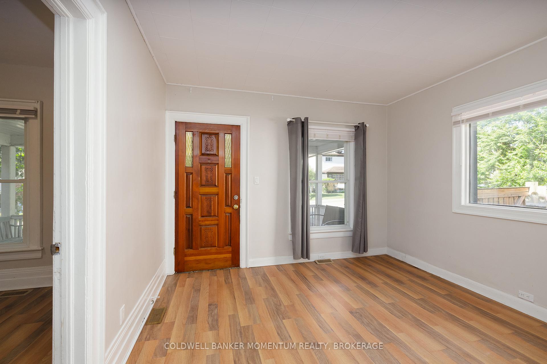 Photo 6 of 4319 Seneca Street, Niagara Falls, Downtown — HOMEH