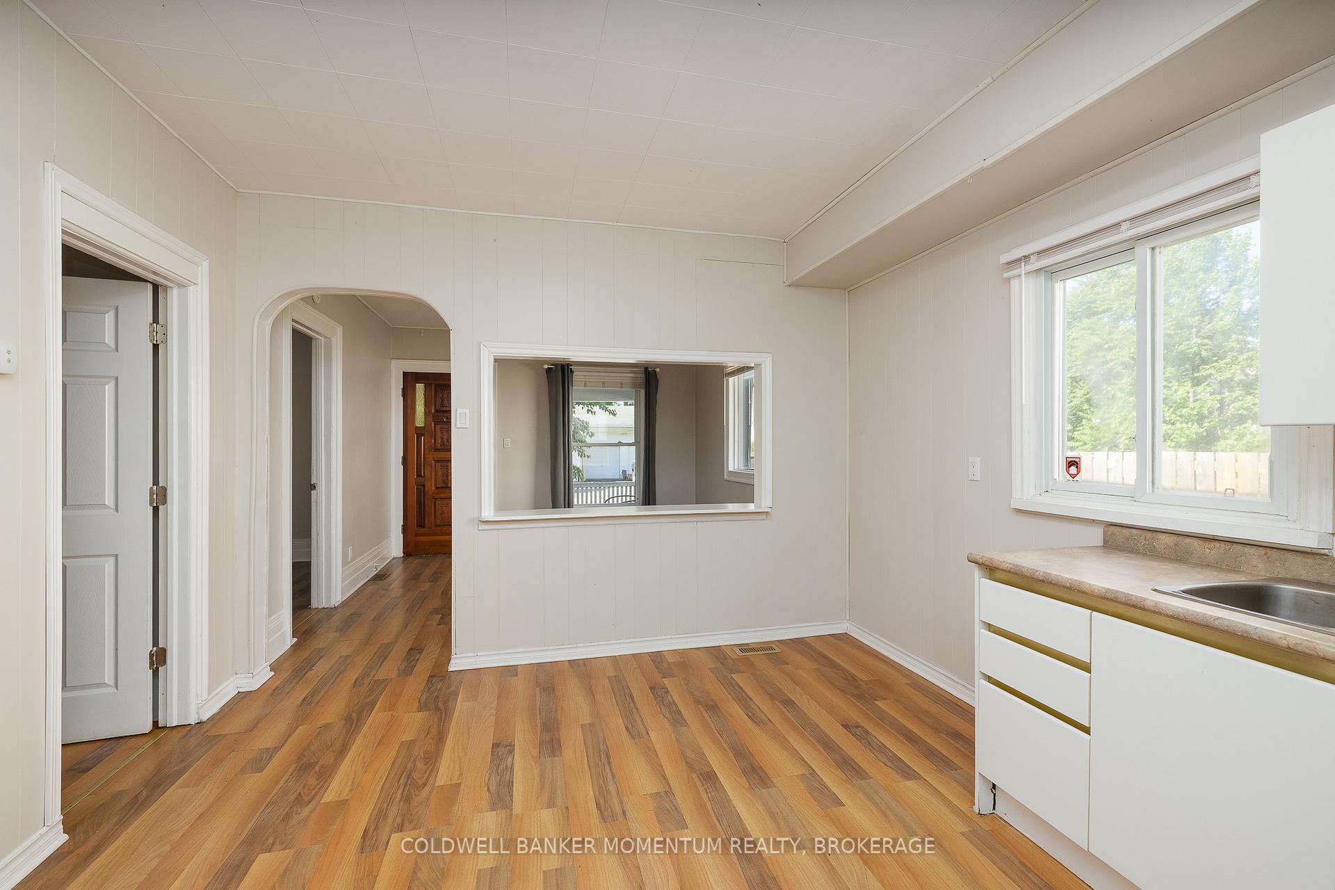 Photo 11 of 4319 Seneca Street, Niagara Falls, Downtown — HOMEH