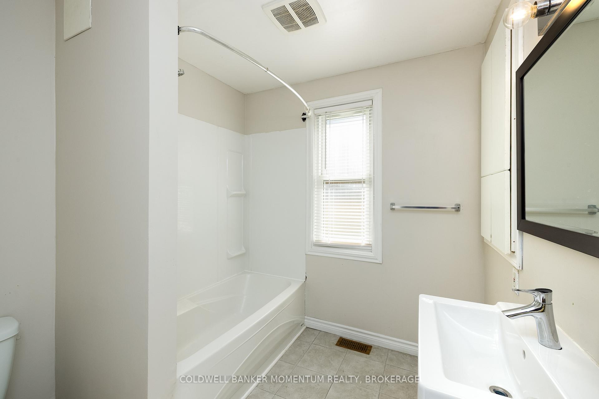 Photo 17 of 4319 Seneca Street, Niagara Falls, Downtown — HOMEH