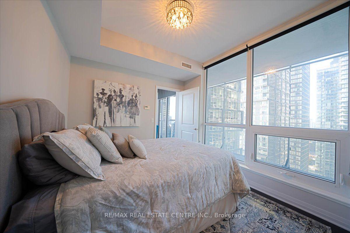 Photo 9 of Unit 2808, 8 Mercer Street, Toronto, Waterfront Communities — HOMEH