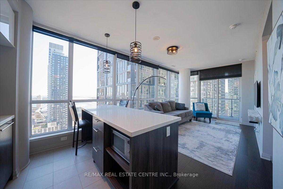 Photo 2 of Unit 2808, 8 Mercer Street, Toronto, Waterfront Communities — HOMEH