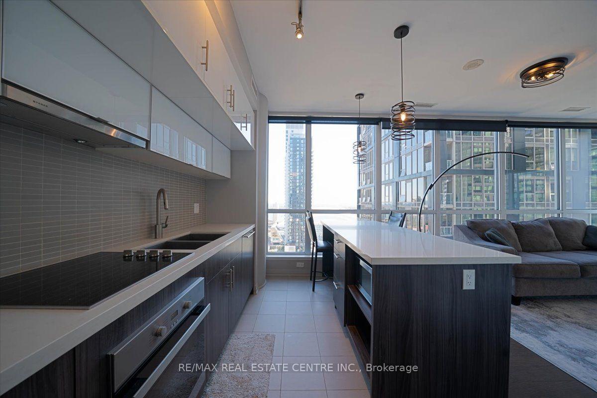 Photo 5 of Unit 2808, 8 Mercer Street, Toronto, Waterfront Communities — HOMEH