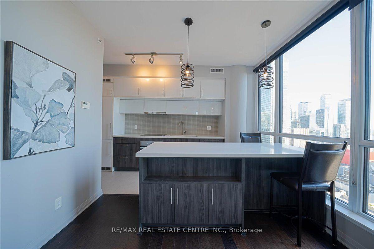 Photo 4 of Unit 2808, 8 Mercer Street, Toronto, Waterfront Communities — HOMEH
