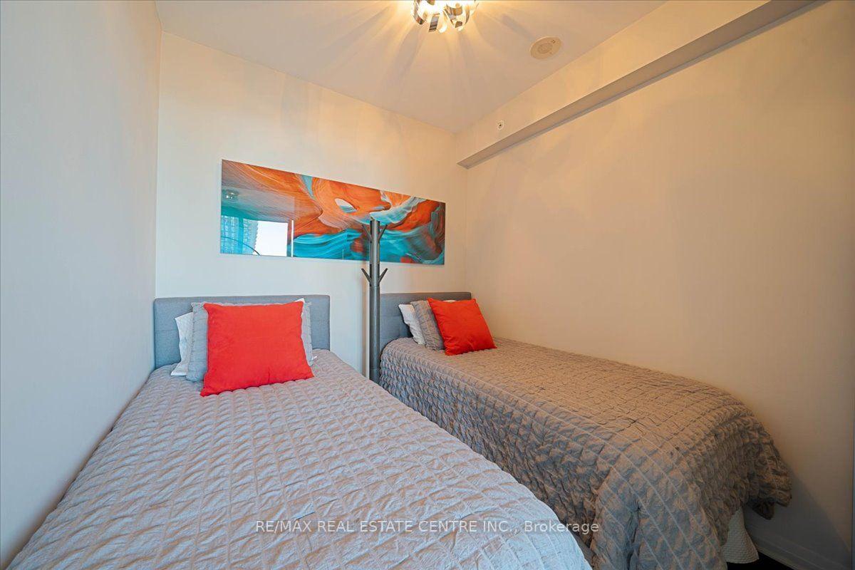Photo 14 of Unit 2808, 8 Mercer Street, Toronto, Waterfront Communities — HOMEH