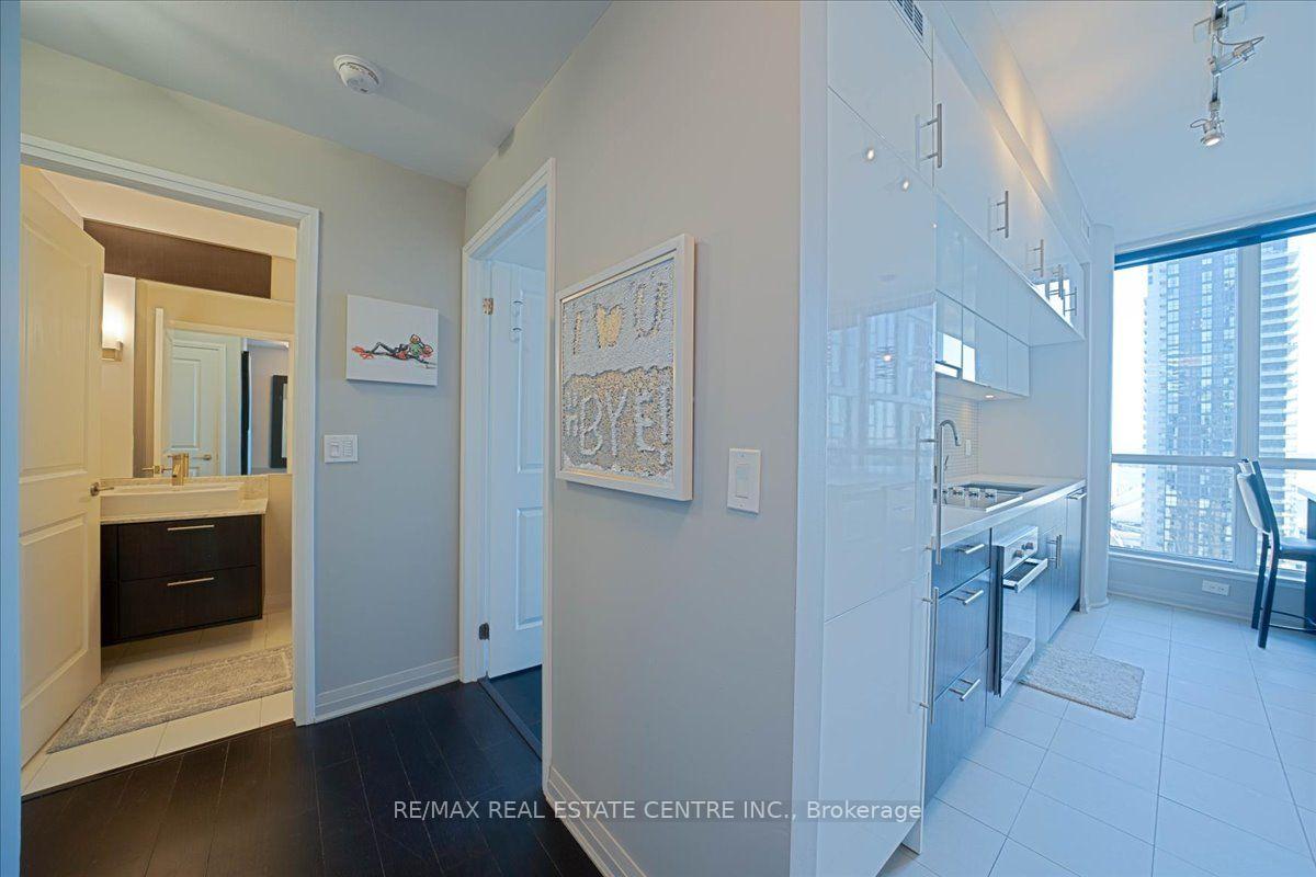 Photo 16 of Unit 2808, 8 Mercer Street, Toronto, Waterfront Communities — HOMEH