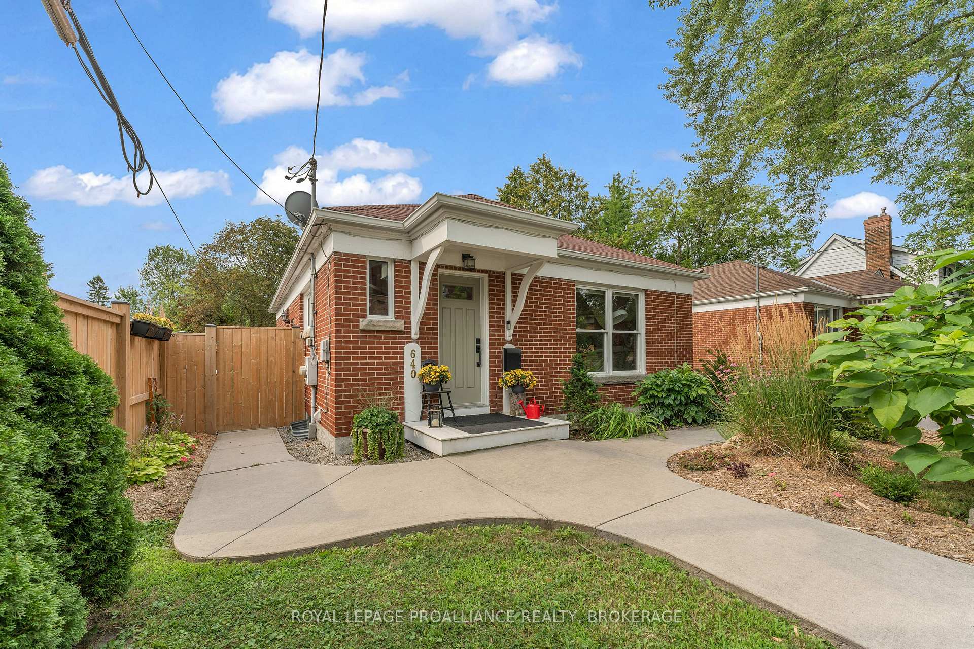Photo 2 of 640 Brock Street, Kingston, Central City East — HOMEH